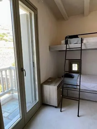 Gaia Sarakiniko (Paros)